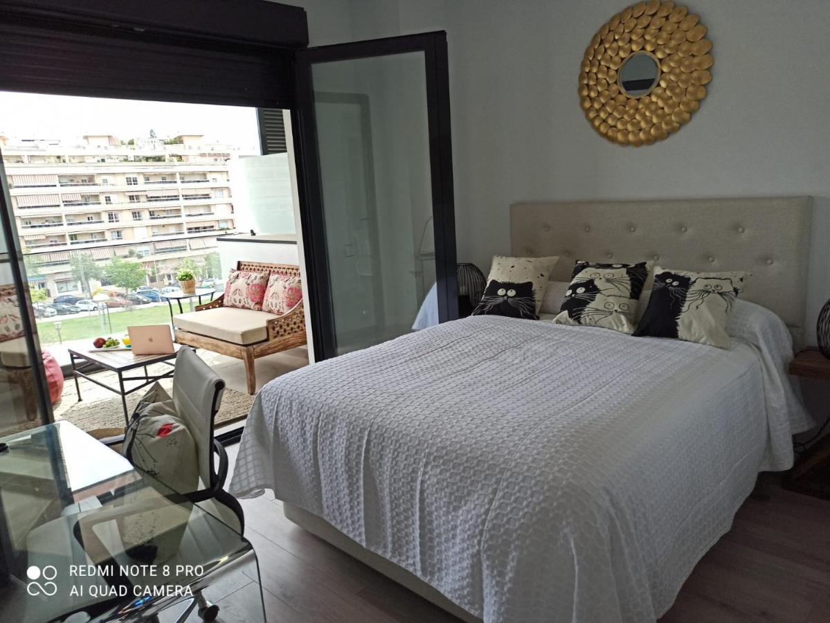 Teatinos Suite Málaga Esterno foto
