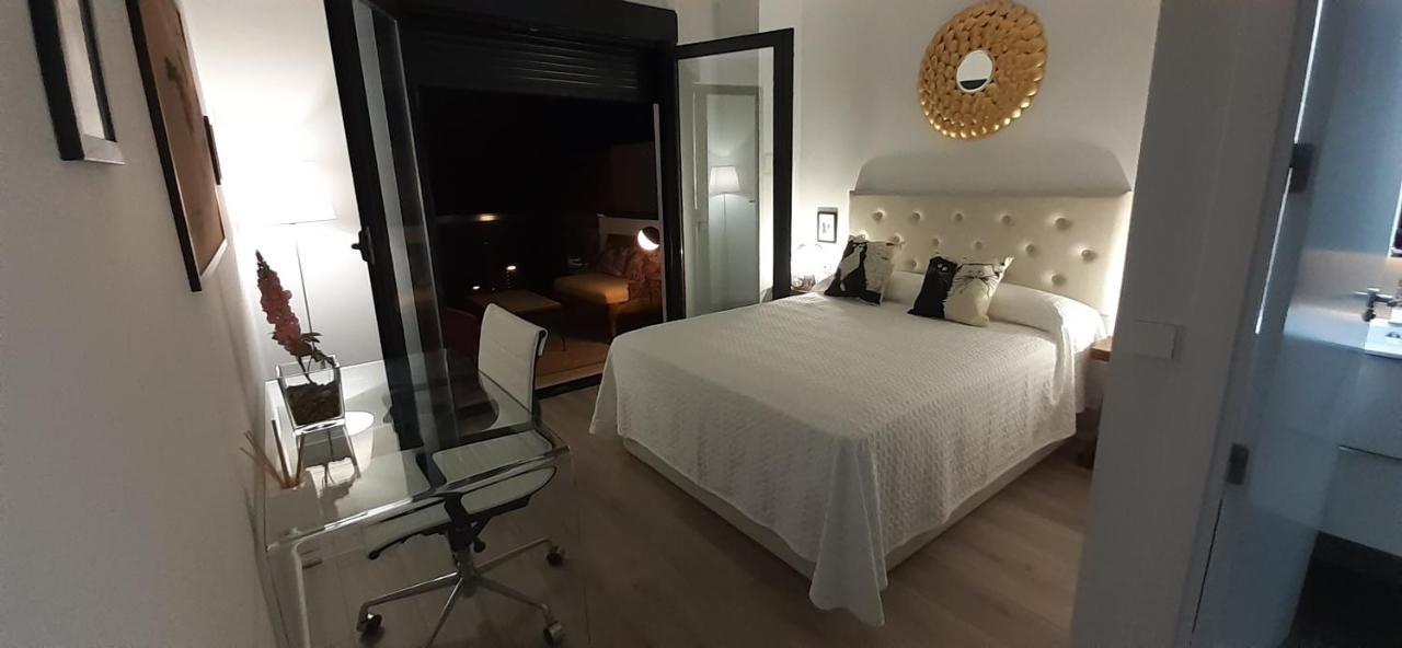 Teatinos Suite Málaga Esterno foto